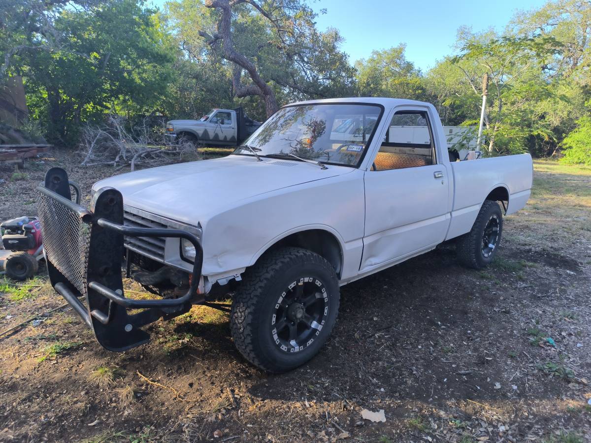 Chevy-luv-diesel-1982-silver