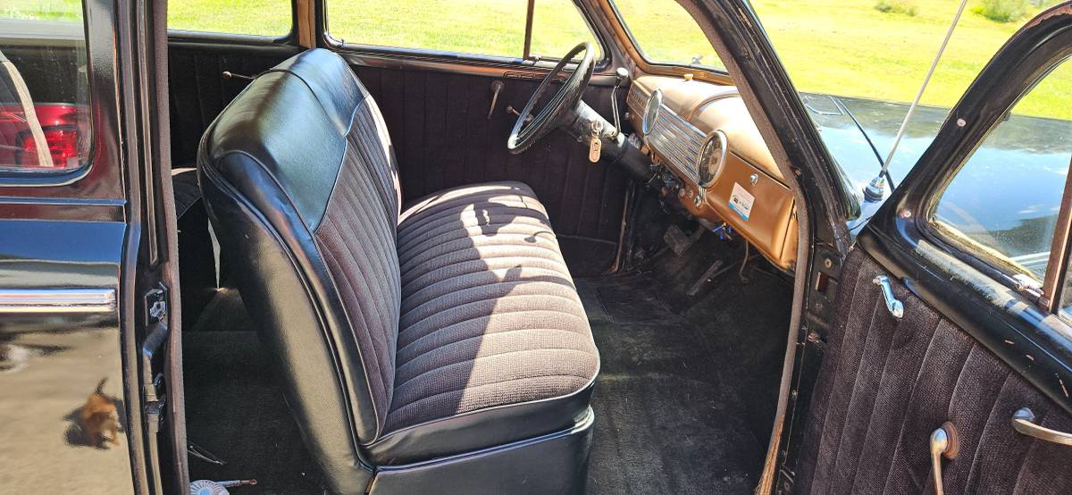 Chevy-master-deluxe-1941-black-6