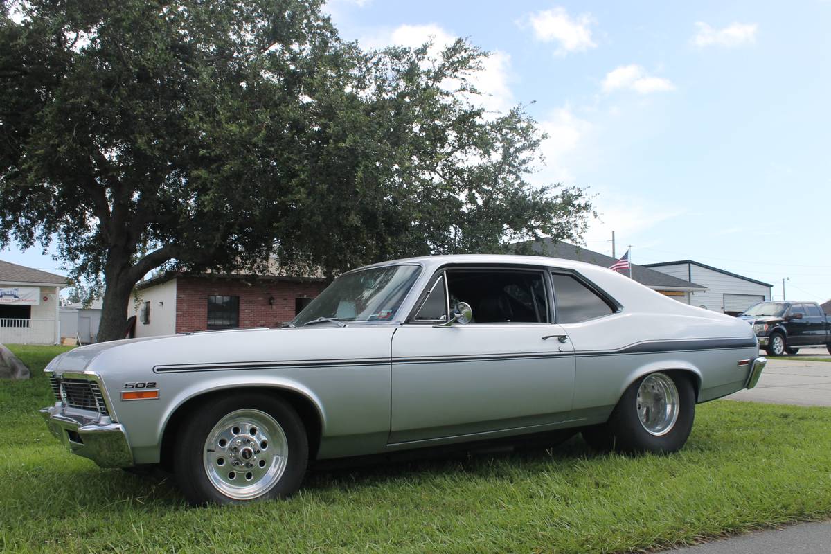 Chevy-nova-1970-silver-1