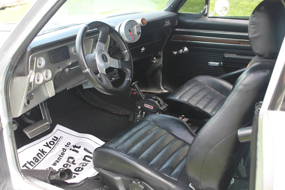 Chevy-nova-1970-silver-16