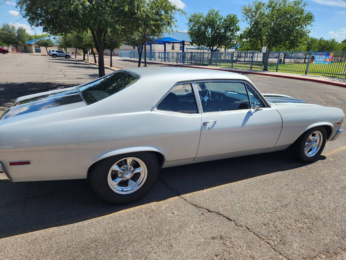 Chevy-nova-1970-silver-2