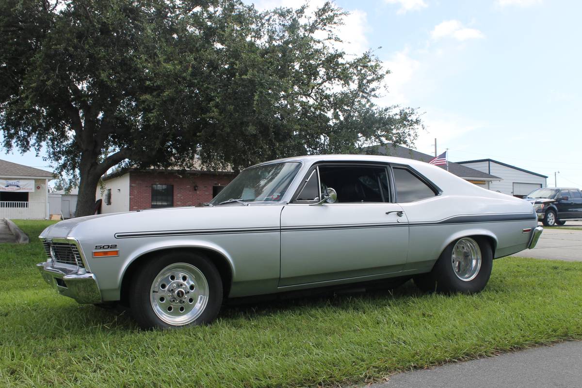 Chevy-nova-1970-silver