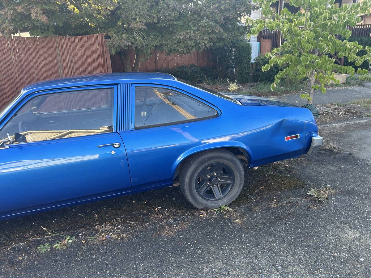 Chevy-nova-1975-blue-1