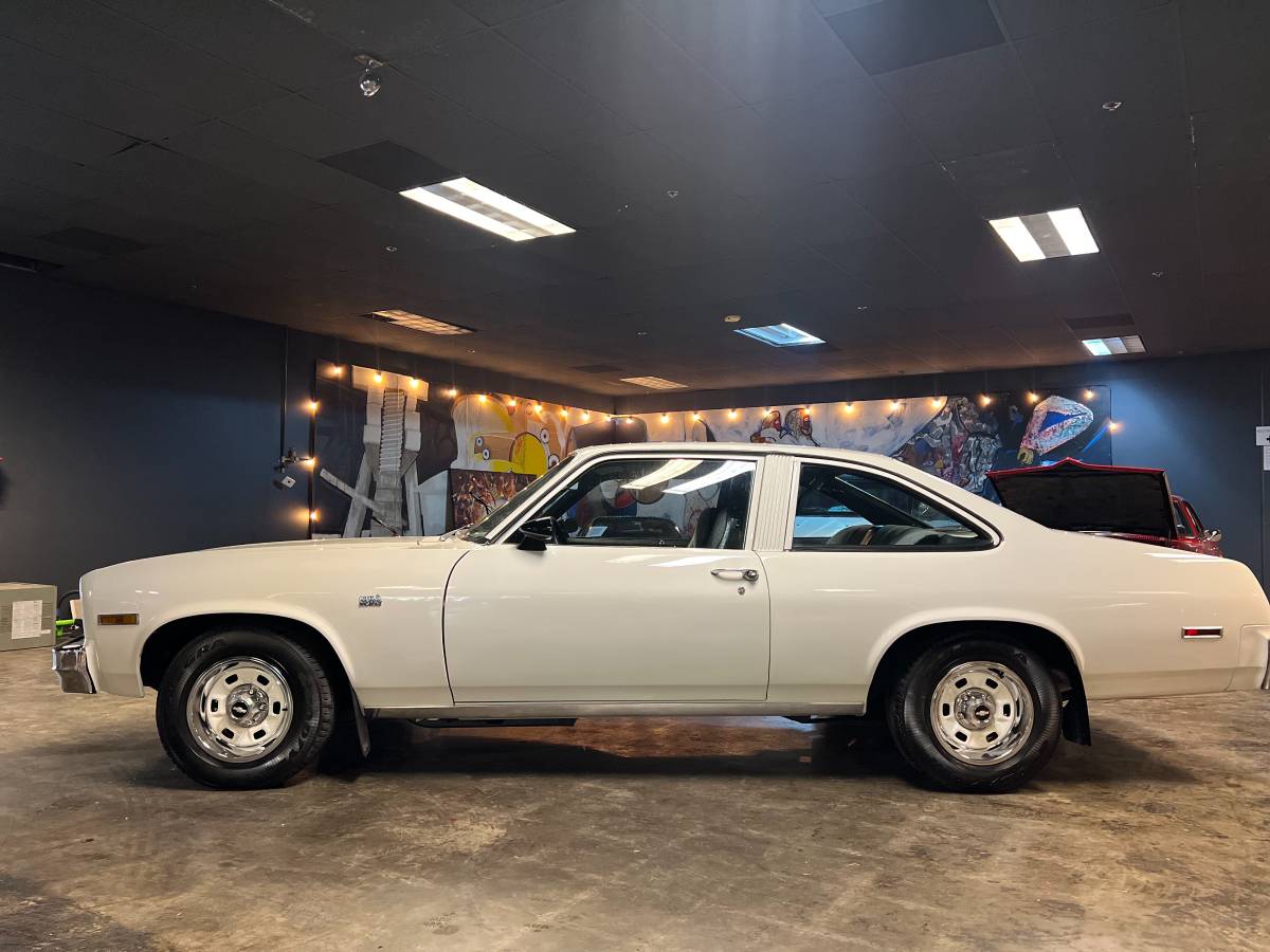 Chevy-nova-1975-white-2