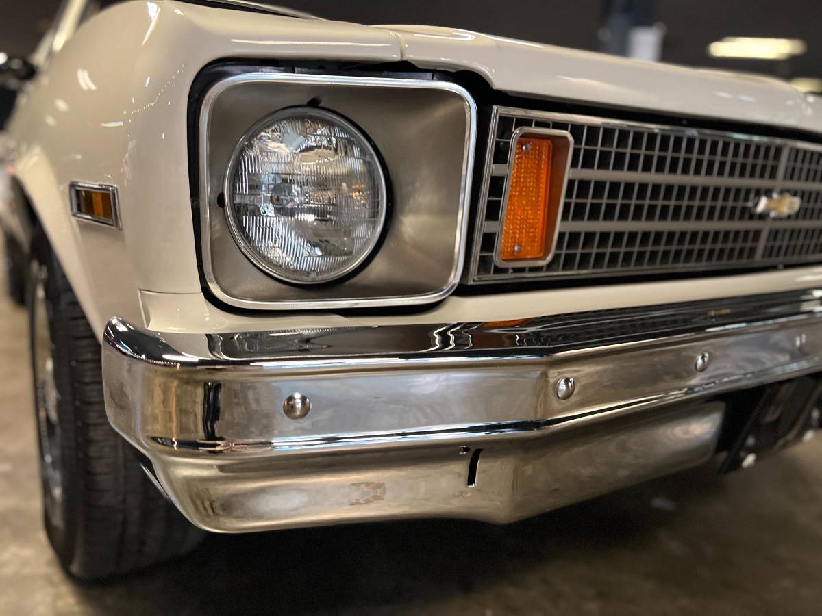 Chevy-nova-1975-white-21