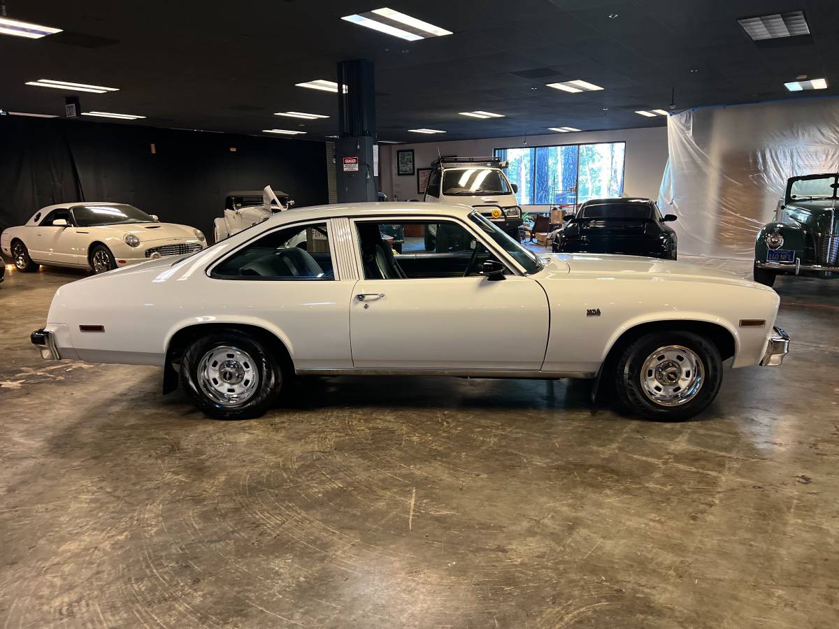 Chevy-nova-1975-white-6
