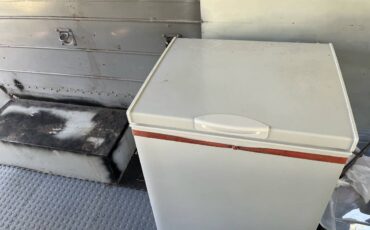 Chevy-p-20-stepvan-diesel-1988-white-3