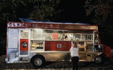Chevy-p-30-food-truck-1986-red-11