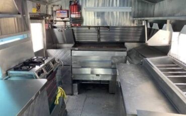 Chevy-p-30-food-truck-1986-red-3