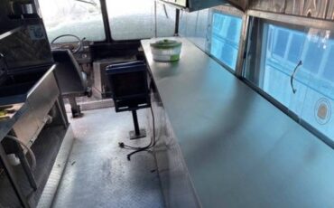 Chevy-p-30-food-truck-1986-red-4