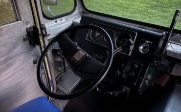 Chevy-p30-step-truck-1986-custom-7