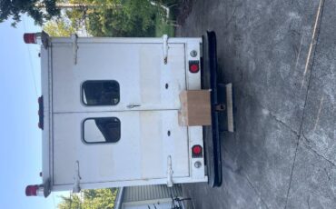 Chevy-p30-step-van-1975-white-6