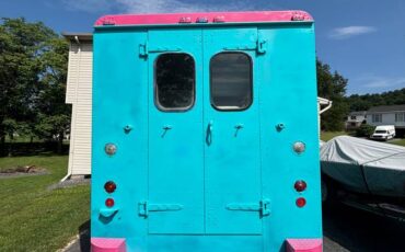 Chevy-p30-step-van-1980
