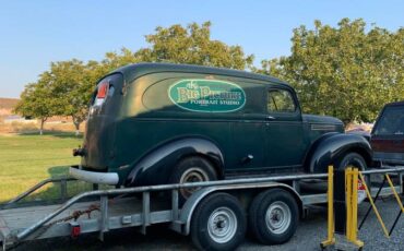 Chevy-panel-truck-1946-green-3