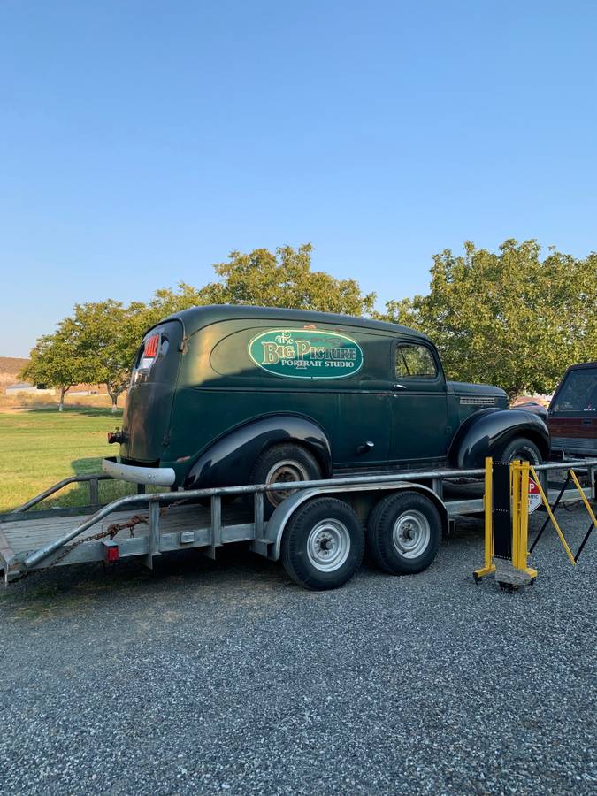 Chevy-panel-truck-1946-green-3