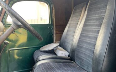 Chevy-panel-truck-1946-green-6
