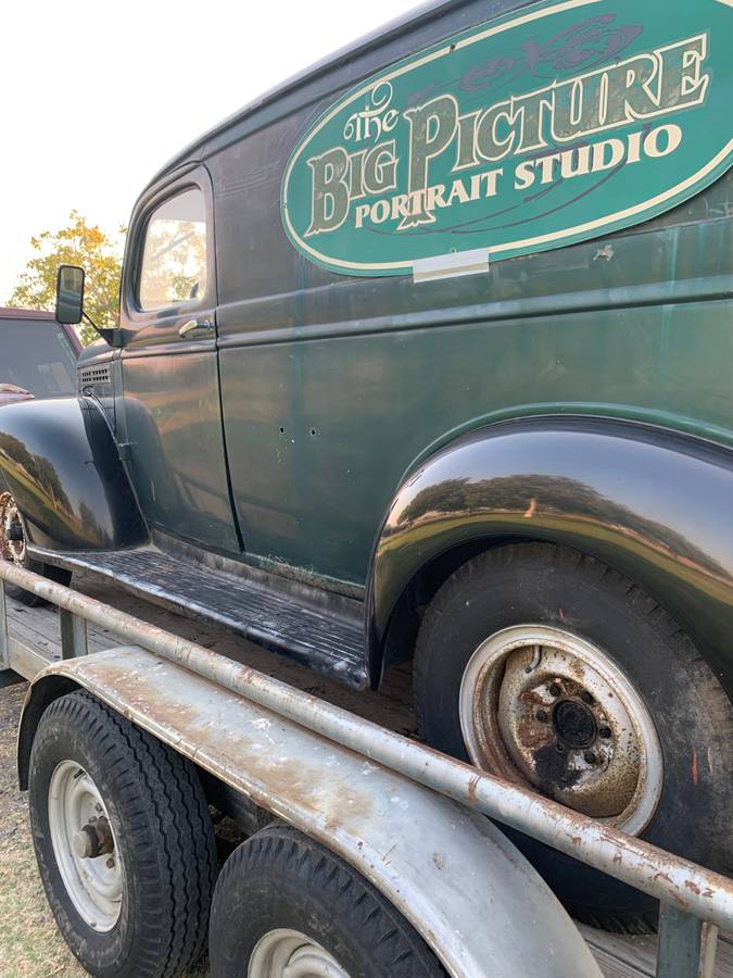 Chevy-panel-truck-1946-green-7