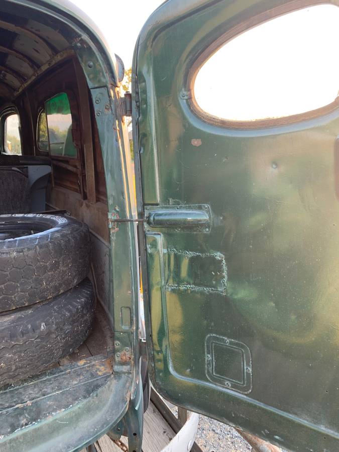 Chevy-panel-truck-1946-green-9