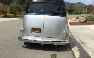 Chevy-panel-truck-1st-series-1955-silver-11