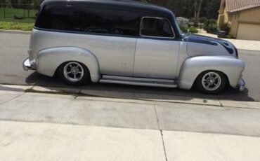 Chevy-panel-truck-1st-series-1955-silver-2