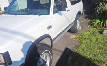 Chevy-s10-blazer-1988-white-3