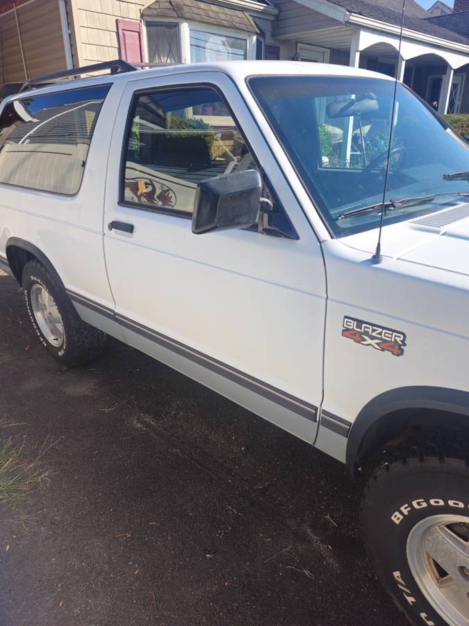 Chevy-s10-blazer-1988-white-9
