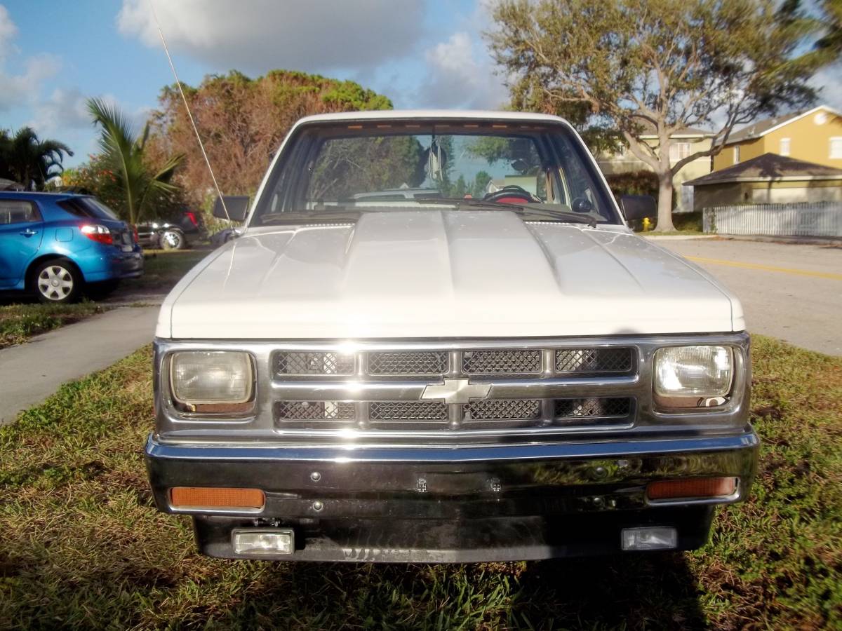Chevy-s10-pickup-1988-white-1