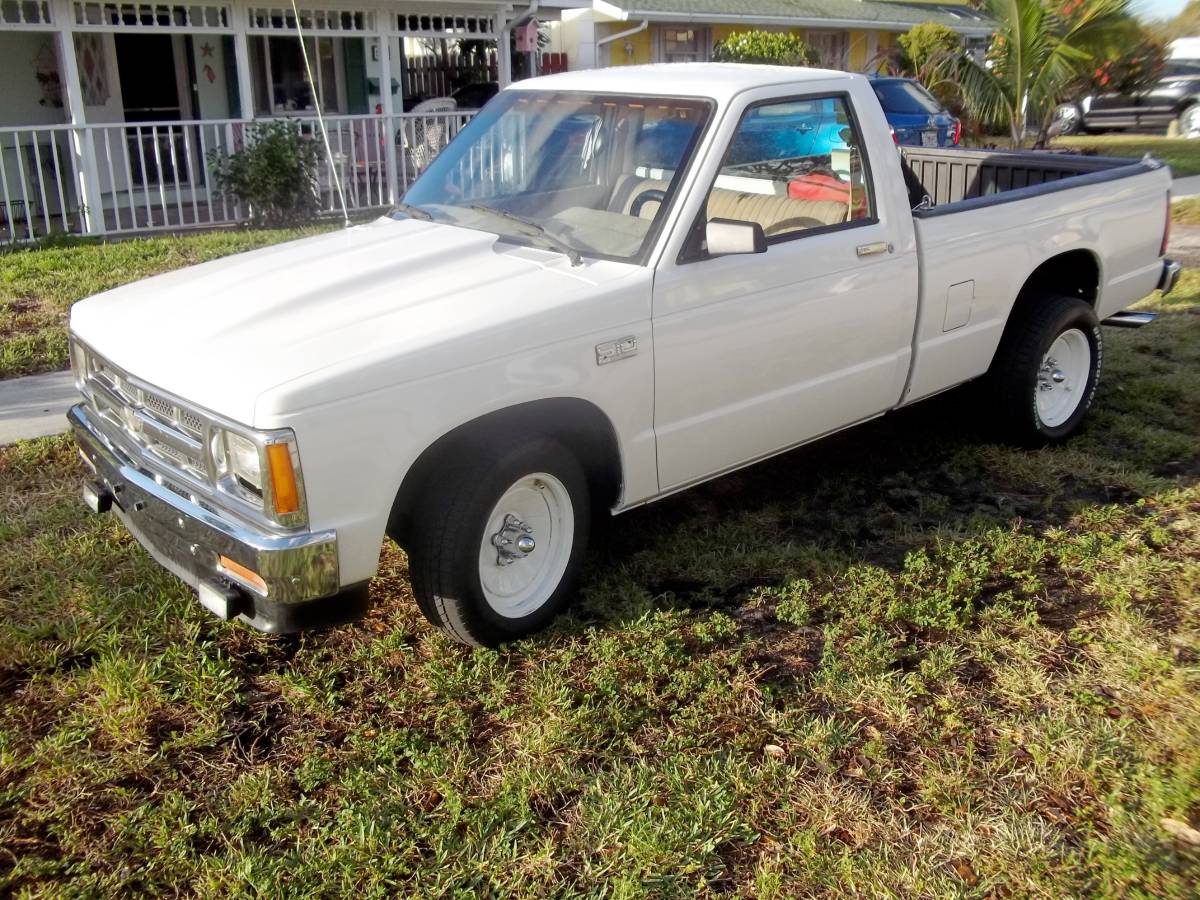 Chevy-s10-pickup-1988-white