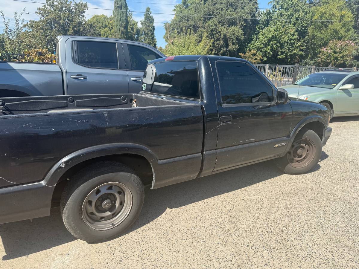 Chevy-s10-pickup-1995-black-1