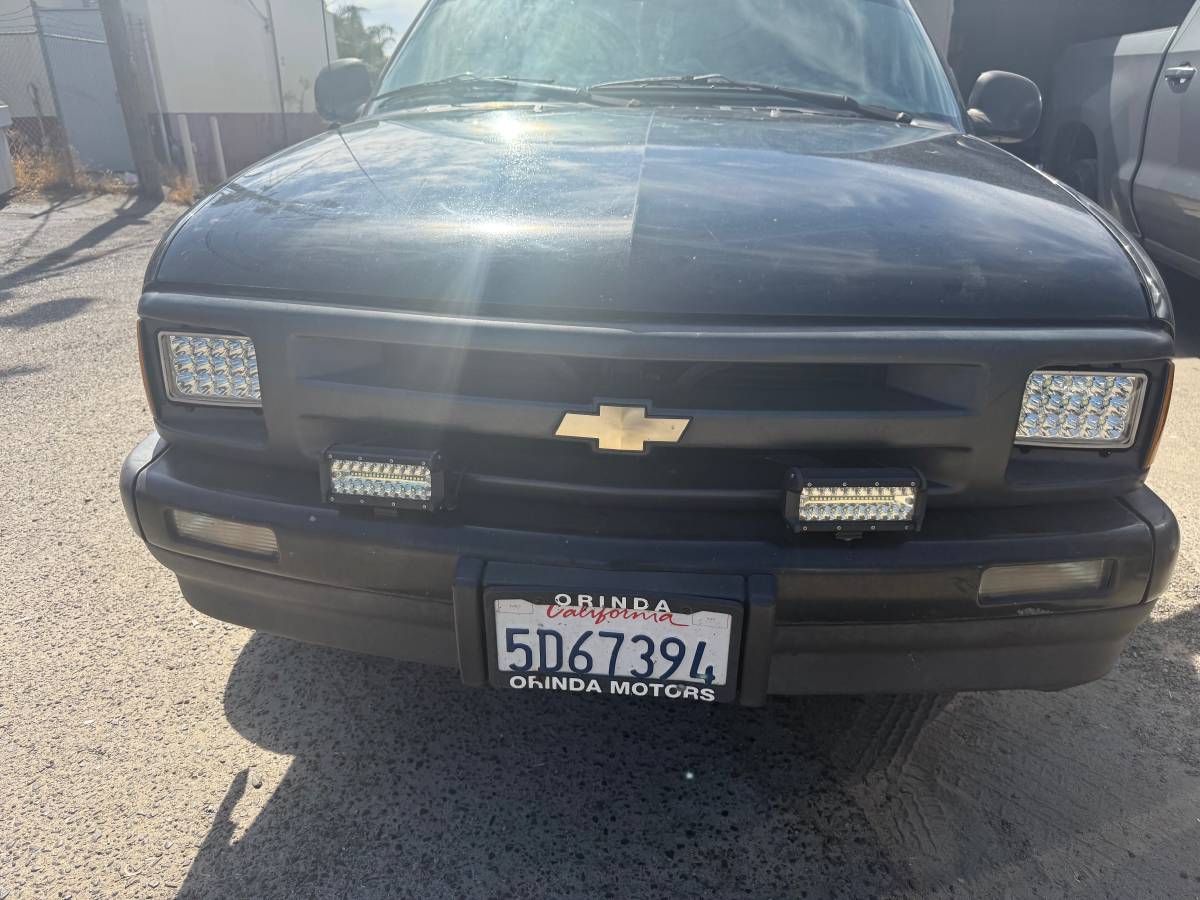 Chevy-s10-pickup-1995-black-10