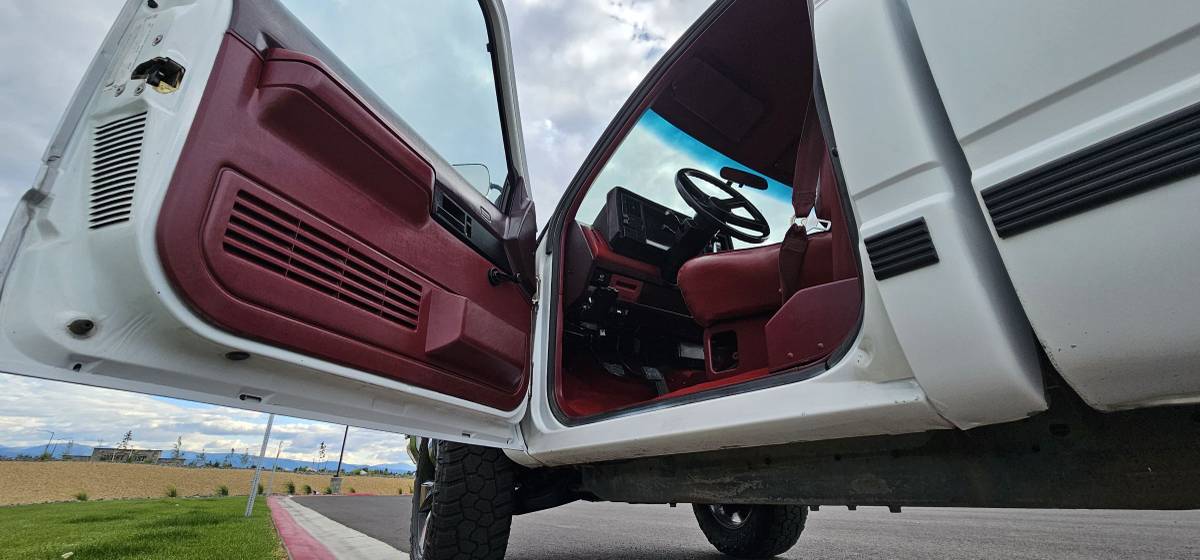 Chevy-scottsdale-1988-white-15