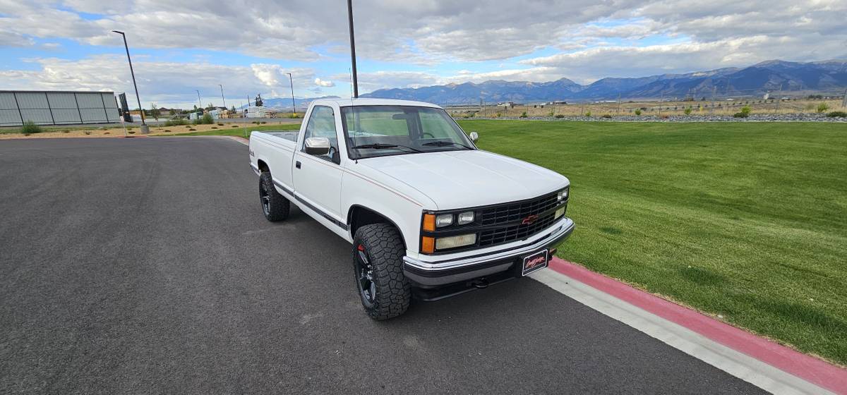 Chevy-scottsdale-1988-white-4