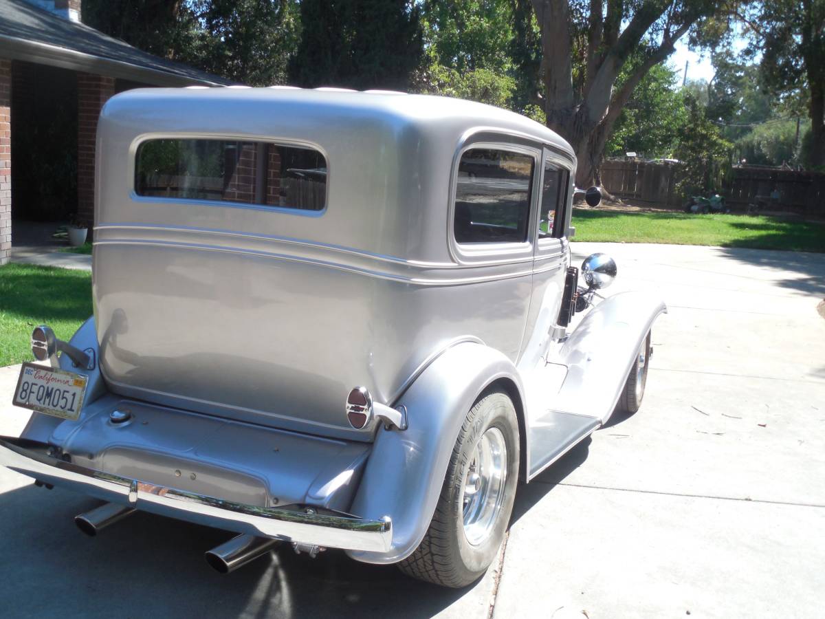 Chevy-sedan-1932-custom-1