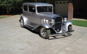 Chevy-sedan-1932-custom-14