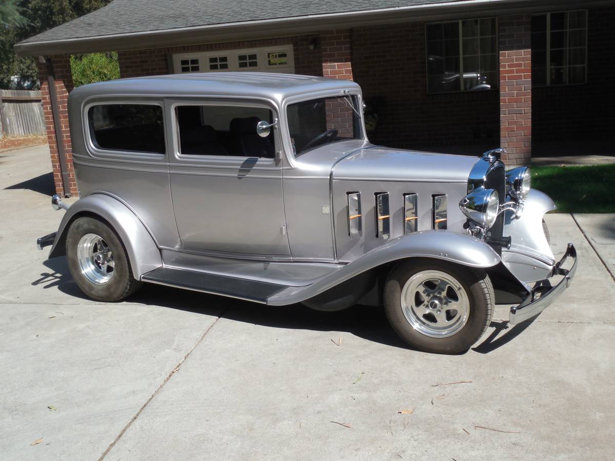 Chevy-sedan-1932-custom-15