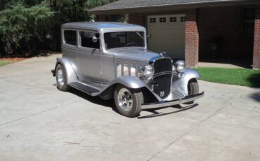 Chevy-sedan-1932-custom-3