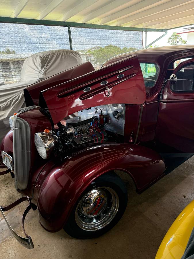 Chevy-sedan-1935-red-10