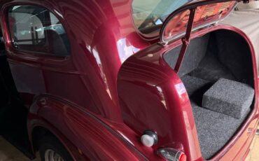 Chevy-sedan-1935-red-6