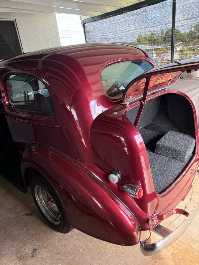 Chevy-sedan-1935-red-6