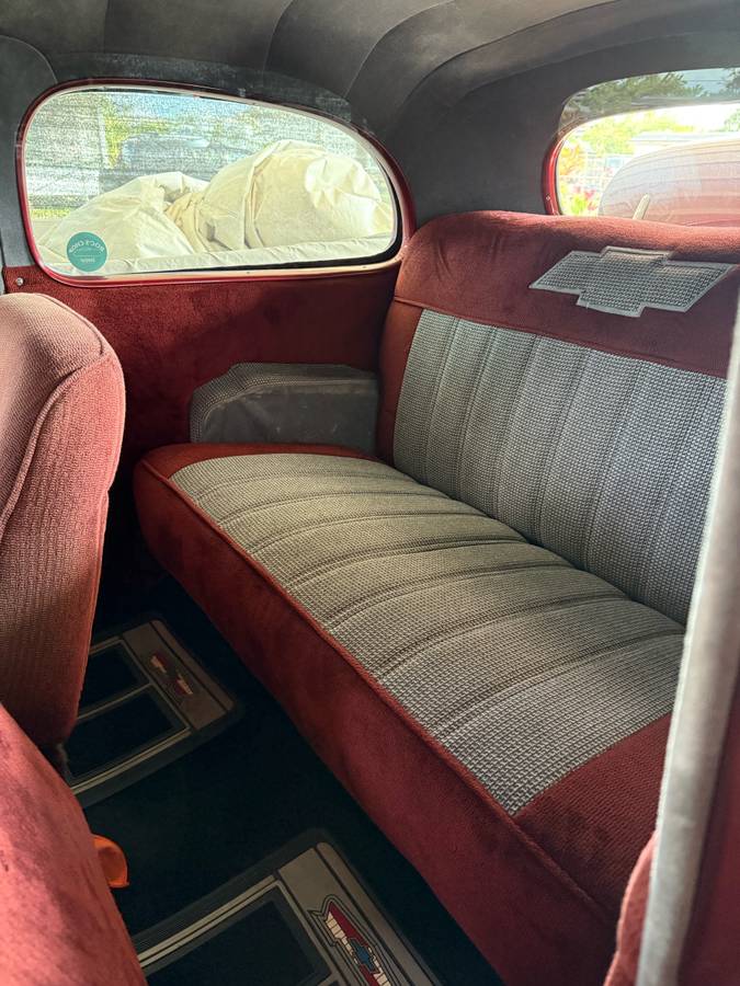 Chevy-sedan-1935-red-7