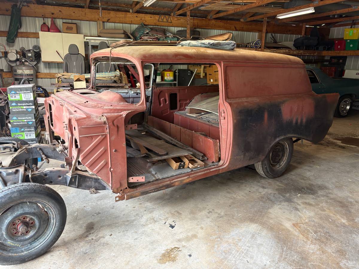 Chevy-sedan-delivery-1958-red