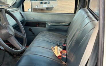 Chevy-sierra-2500-1989-white-5
