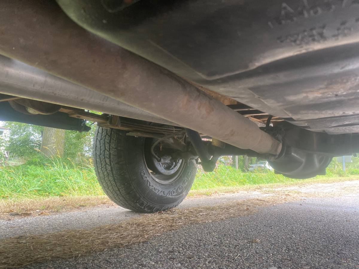 Chevy-silverado-1500-1992-black-7