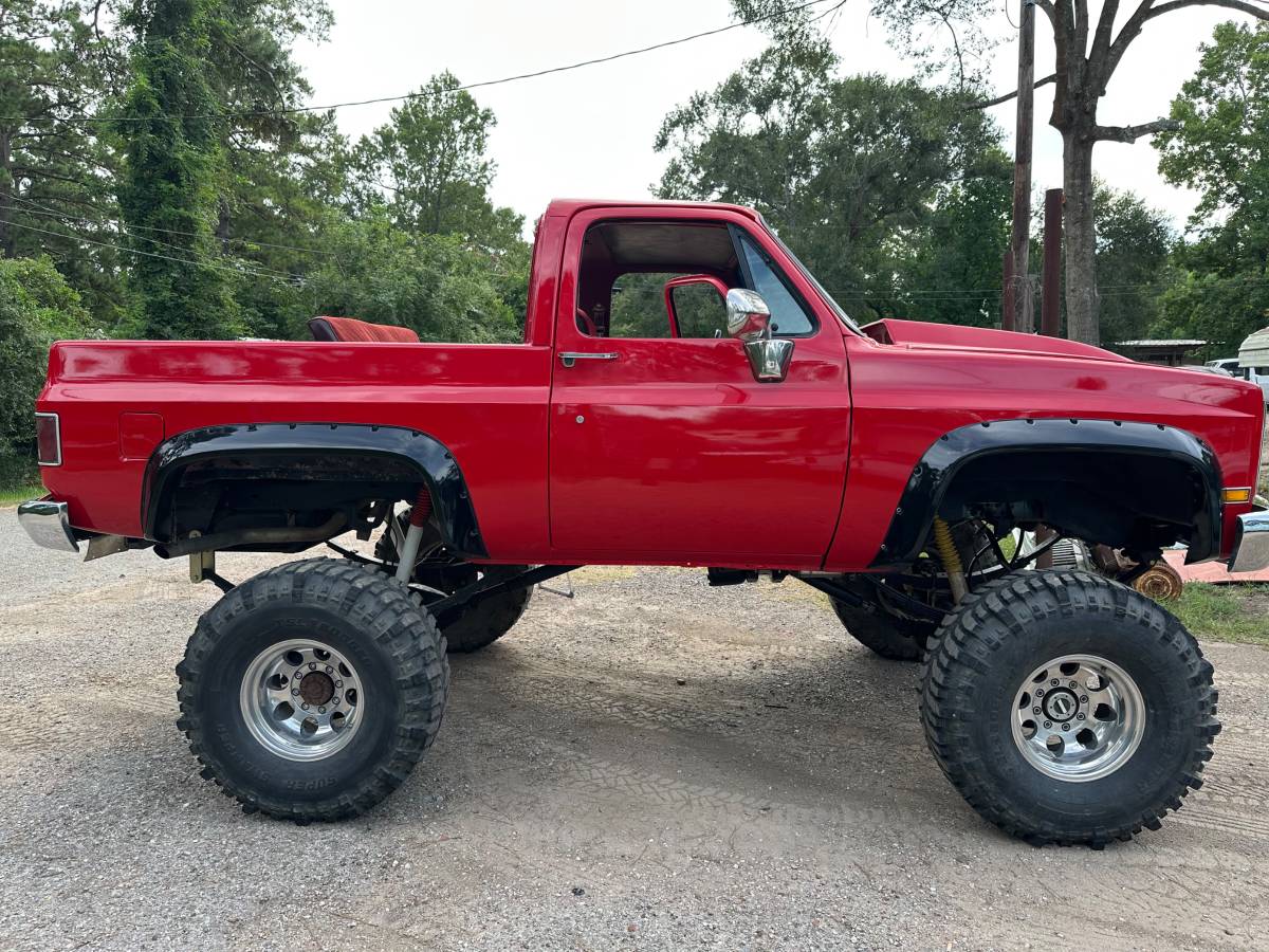 Chevy-silverado-1985-red-1