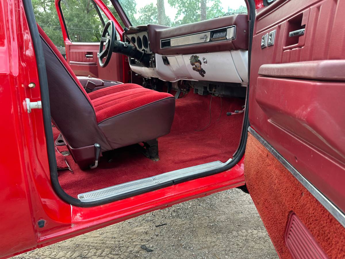 Chevy-silverado-1985-red-7