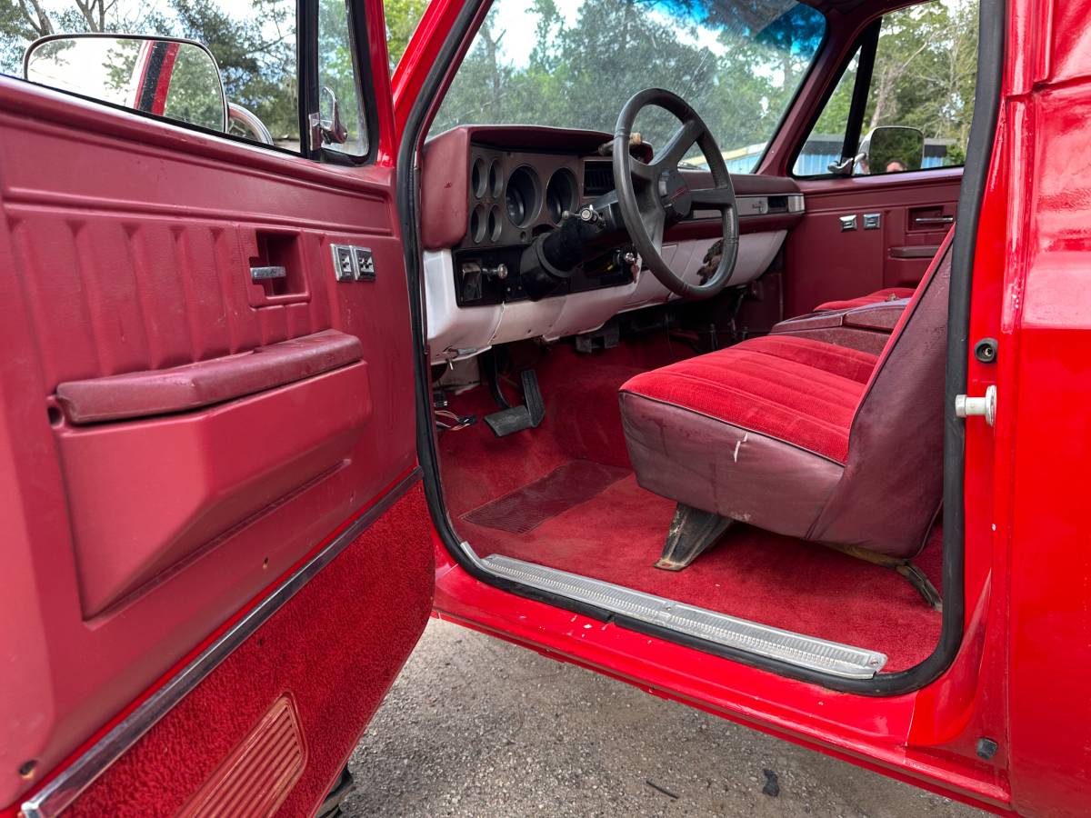 Chevy-silverado-1985-red-8