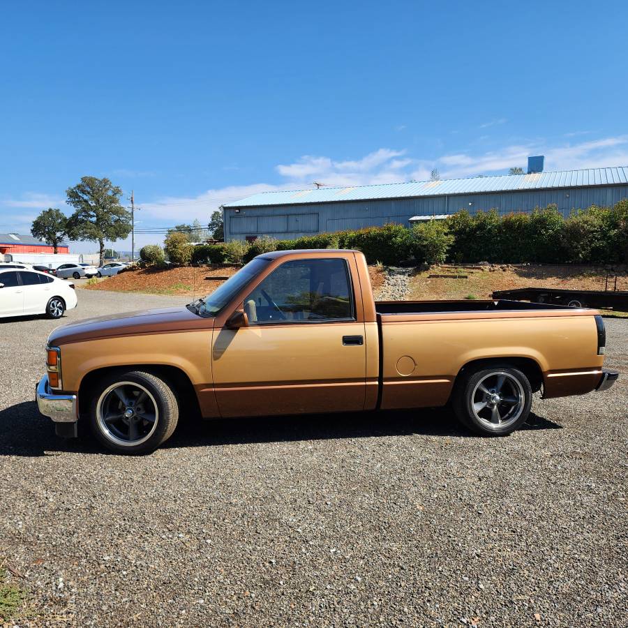 Chevy-silverado-1990-brown-2
