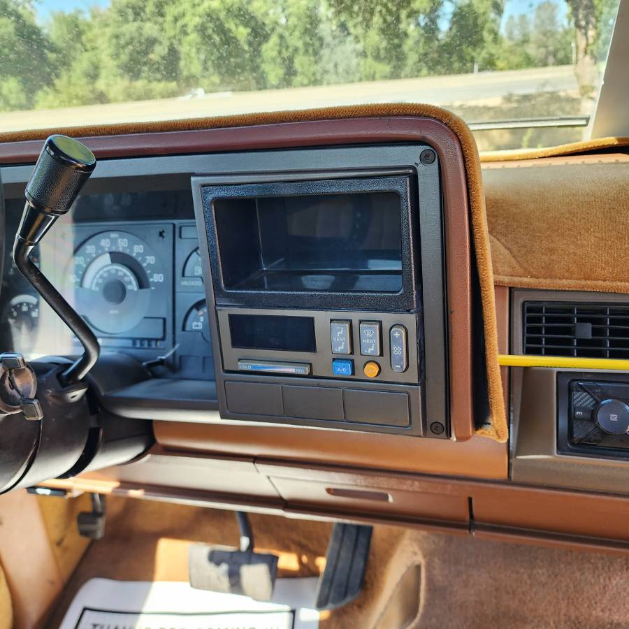 Chevy-silverado-1990-brown-24