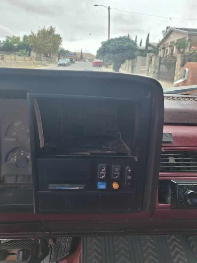 Chevy-silverado-2500-1988-white-20