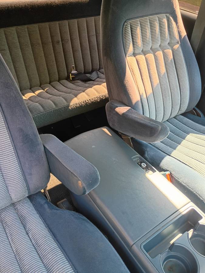 Chevy-silverado-2500hd-diesel-1993-white-15
